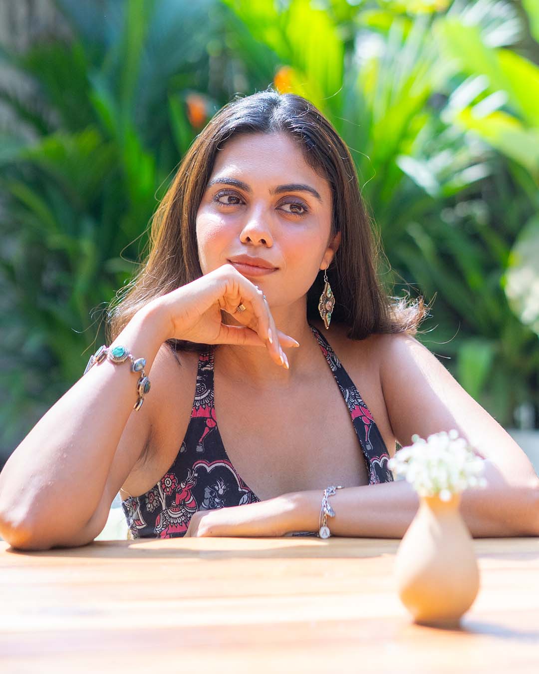 5 Chic Ways to Style a Short Kurti (Beyond Jeans) – From Day to Night - Poshakh fabrics